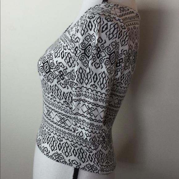 🟢AMERICAN RAG White/Black Aztec design crop top S - Picture 2 of 8